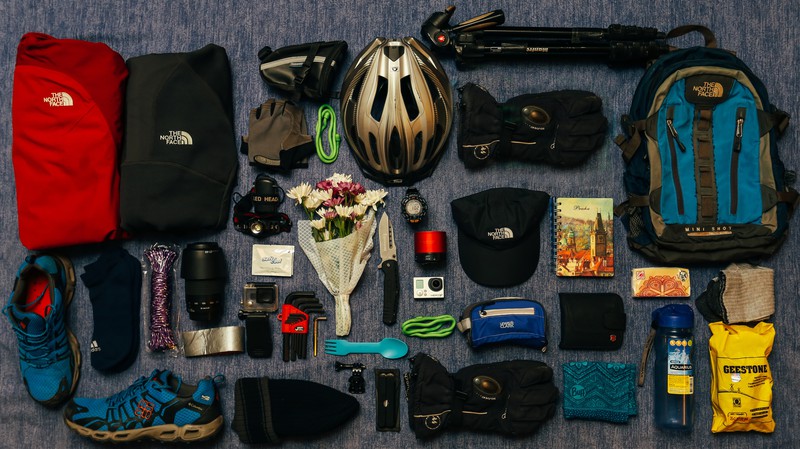 10 accesorios para ciclistas que no pueden faltar en tu maleta estas vacaciones