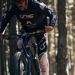 Sillín Aidon Terra X1 Carbon Black 145mm