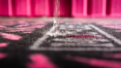 Alfombra Absorbente Muc-Off 600x900mm Negro/Rosa 🖤💖 | Protección y Limpieza para Taller y Bici 🚴♂️