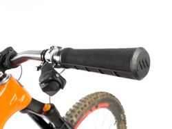 Puños para Bici AMS Berm Grips - Negros: Agarre, Comodidad y Estilo para Cada Ciclista