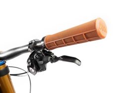Puños para Bici AMS Berm Grips - Gum: Comodidad y Agarre Excepcional para tu Bicicleta