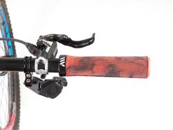 Puños para Bici AMS Berm Grips - Rojo Camo: Agarre, Comodidad y Estilo Único para tu Bicicleta