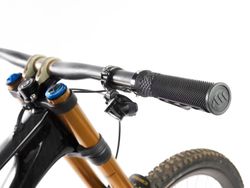 Puños para Bici AMS Cero Grips - Negros: Control, Comodidad y Estilo en Cada Ruta