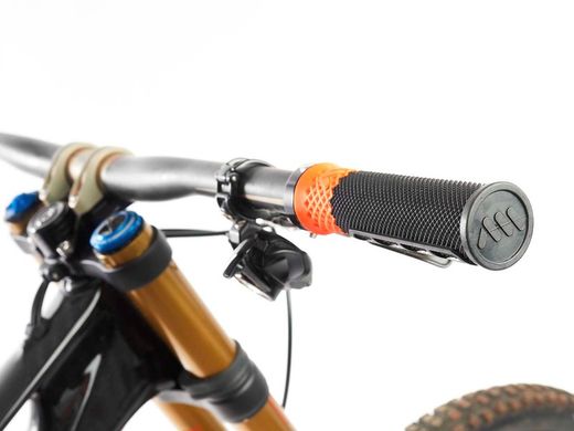 Puños para Bici AMS Cero Grips - Negro / Naranja: Control y Estilo Deportivo en Cada Ruta