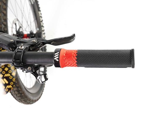 Puños para Bici AMS Cero Grips - Negro/Rojo: Rendimiento y Estilo Deportivo para tu Bicicleta