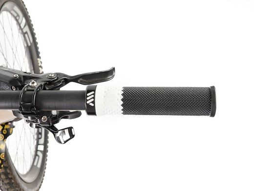 Puños para Bici AMS Cero Grips - Negros/Blancos: Comodidad y Elegancia para tu Bicicleta