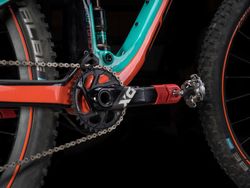 🔴🚴‍♂️  Protector de Manivela AMS Rojo – Protección y estilo en tu bicicleta