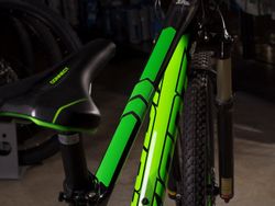 Protector de Cuadro para Bicicleta AMS Frame Guard Extra - Verde/Blanco