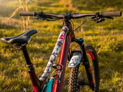 Protector de Cuadro para Bicicleta AMS Frame Guard Extra - White/Camo