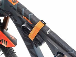 🧡🚴‍♂️ Correa de Velcro AMS Naranja  – Funcionalidad y estilo llamativo