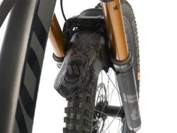 🚵‍♂️ Guardabarros AMS Mud Guard – Gris/Oso  🐻 Protección robusta con estilo salvaje