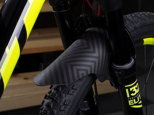 🚵‍♂️ Guardabarros AMS Mud Guard – Grey/Maze  🌀 Protección y estilo con un diseño enigmático