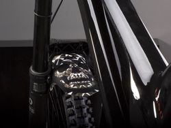 🚵‍♂️ Guardabarros AMS Mud Guard – Grey/Skull  💀 Protección con estilo rebelde para tu bicicleta