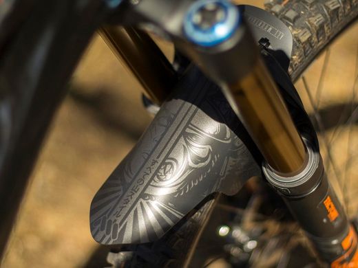 🚵‍♂️ Guardabarros AMS Mud Guard – Ronin/Grey  ⚔️ Protección de alto rendimiento con un diseño samurái