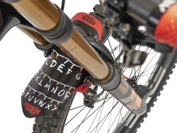 🚵‍♂️ Guardabarros AMS Mud Guard – Stranger Things Lights  ✨ Protección con estilo retro y misterioso