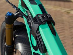 ⚫🚴‍♂️ Correa AMS OS Strap Black  – Elegancia y funcionalidad en un solo accesorio