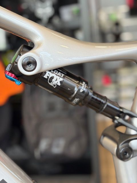 ⚡🚵‍♂️ Bicicleta AMFLOW PL CARBON (800 Wh) | Ligereza, Potencia y Autonomía para el MTB Eléctrico de Nueva Generación 🔥💎