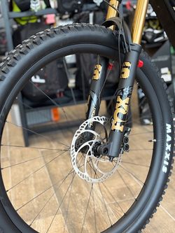 ⚡🚵‍♂️ Bicicleta AMFLOW PL CARBON PRO (800 Wh) | Ligereza, Potencia y Tecnología Premium en una e-MTB de Alto Rendimiento 🔥💎
