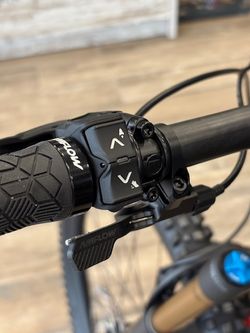 ⚡🚵‍♂️ Bicicleta AMFLOW PL CARBON PRO (800 Wh) | Ligereza, Potencia y Tecnología Premium en una e-MTB de Alto Rendimiento 🔥💎