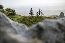 🦊🚲 Bicicleta Mondraker F-Trick 20 | Diversión, Control y Estilo para los Pequeños Riders