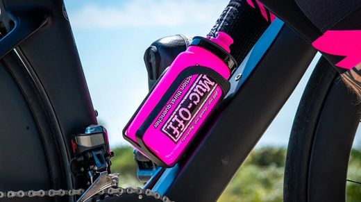 💖🚴‍♀️ Bidón Muc-Off Custom Fly Rosa 750 ml  💧 Hidratación ultraligera con estilo y máximo rendimiento