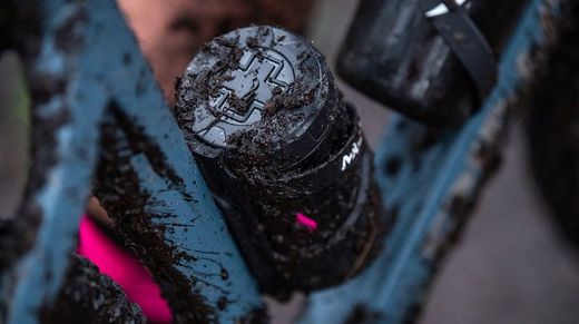 ⚙️🖤 Bidón Muc-Off Portaherramientas 450 cc Negro – Almacenaje seguro para tus herramientas 🚴‍♂️🔧💼