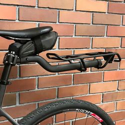 Portabultos Blackburn Central Seat Post – La Solución Perfecta para Cargar Tu Bicicleta con Comodidad y Estilo 🚴‍♂️