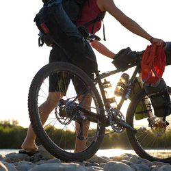 🖤🚴‍♂️ Portabidón Blackburn de Aluminio Negro  💧 Ligero, resistente y seguro para cada salida