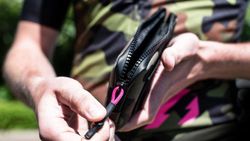 🎒 Bolsa Muc-Off Essentials 17x9x2 cm Organización Compacta y Resistente para tus Rutas en Bici