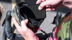 🎒 Bolsa Muc-Off Essentials 17x9x2 cm Organización Compacta y Resistente para tus Rutas en Bici