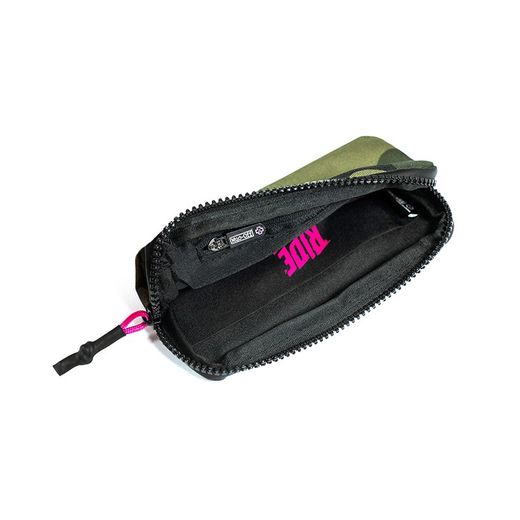 🎒 Bolsa Muc-Off Essentials 17x9x2 cm Organización Compacta y Resistente para tus Rutas en Bici