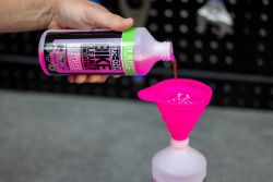 Bote Muc-Off Limpiador Bici Concentrado Bio 500 ml ♻️ | Ecológico, Potente y Económico
