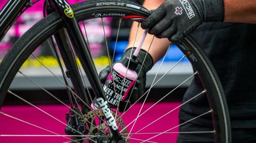 Bote Muc-Off Líquido Sellante Cámara Bio 1L 🌱🚴‍♂️ | Anti-pinchazos Ecológico y Efectivo ✅💧