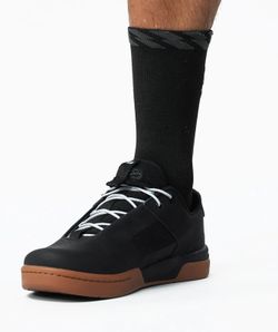 🧦🖤🚴‍♂️ Calcetines Muc-Off Technical Riders Negros | Rendimiento Técnico y Estilo Puro