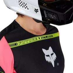 👕🚵‍♀️ Camiseta Fox de Manga Larga Flexair Elevated para Mujer– Confort y Estilo para Ciclistas de MTB Color Negro