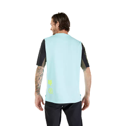 🚵‍♂️👕 Camiseta Fox Elevated Defend Manga Corta – Comodidad y Resistencia para MTB y Outdoor