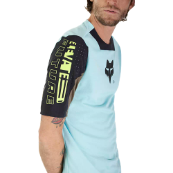🚵‍♂️👕 Camiseta Fox Elevated Defend Manga Corta – Comodidad y Resistencia para MTB y Outdoor