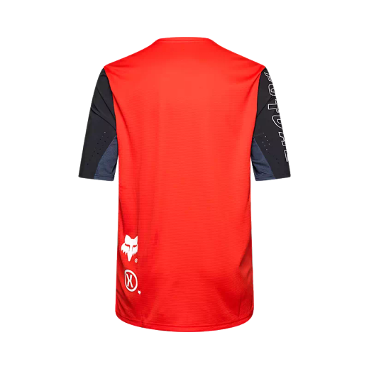🦊 Camiseta Fox Elevated Defend Manga Corta – Comodidad y Resistencia para MTB y Outdoor 🚵‍♂️🌿