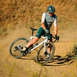 💚🚴‍♀️ Camiseta Leatt MTB Endurance 6.0 Verde Mist | Comodidad y estilo en tus rutas 🌿✨