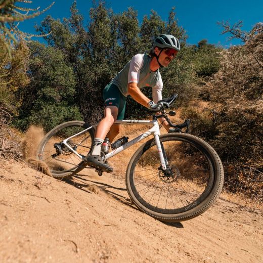 💚🚴‍♀️ Camiseta Leatt MTB Endurance 6.0 Verde Mist | Comodidad y estilo en tus rutas 🌿✨