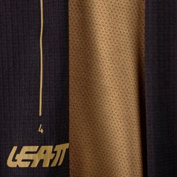 🤎🚵‍♂️ Camiseta Leatt MTB Gravity 2.0 Marrón Brass – Estilo, comodidad y control total en el sendero 🌄🔥