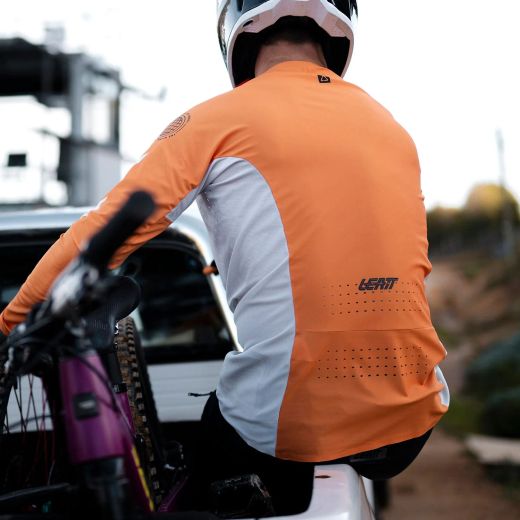 ⚡🚵‍♂️ Camiseta Leatt MTB Gravity 5.0 Amarillo Race – Rendimiento, protección y estilo de competición 💥🏁