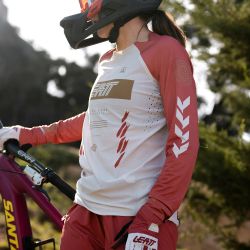❤️🚵‍♀️ Camiseta Leatt MTB Gravity 5.0 Mujer Rojo Race – Rendimiento, estilo y velocidad sin límites ⚡🔥