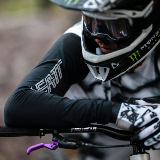⚪🔥 Camiseta Leatt MTB Gravity 8.0 Blanco Heatmap – Máximo rendimiento con estilo de competición 🚵‍♂️💨