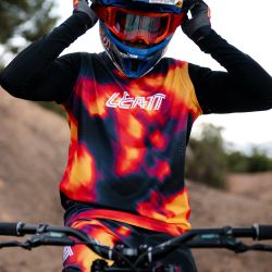 🔴🔥 Camiseta Leatt MTB Gravity 8.0 Rojo Heatmap – Potencia, estilo y rendimiento sin límites 🚵‍♂️💨