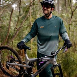 💚🚵‍♀️ Camiseta Leatt MTB Trail 3.0 Manga Larga Verde Spruce | Rendimiento, comodidad y estilo en cada ruta 🌲