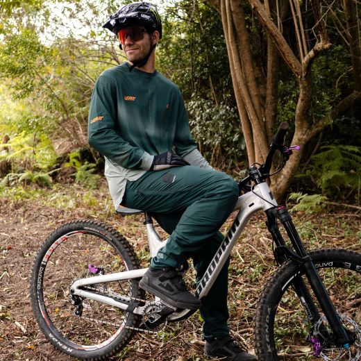 💚🚵‍♀️ Camiseta Leatt MTB Trail 3.0 Manga Larga Verde Spruce | Rendimiento, comodidad y estilo en cada ruta 🌲