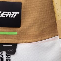 🤎🚵‍♂️ Camiseta Leatt MTB Trail 6.0 Cargo Manga Larga Marrón Brass | Comodidad y estilo en cada ruta 🌄✨