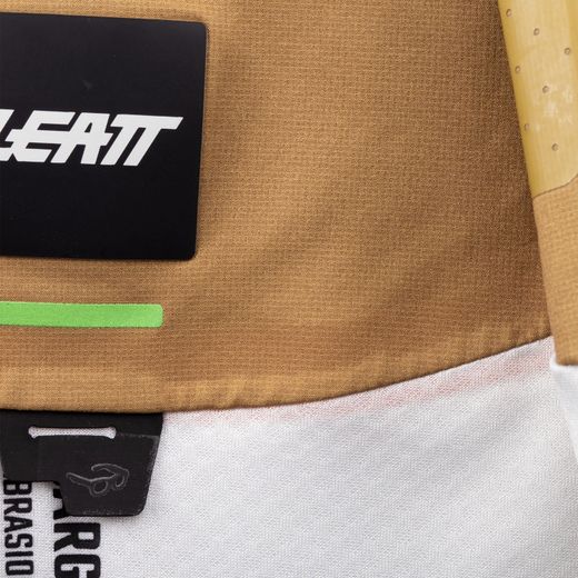 🤎🚵‍♂️ Camiseta Leatt MTB Trail 6.0 Cargo Manga Larga Marrón Brass | Comodidad y estilo en cada ruta 🌄✨