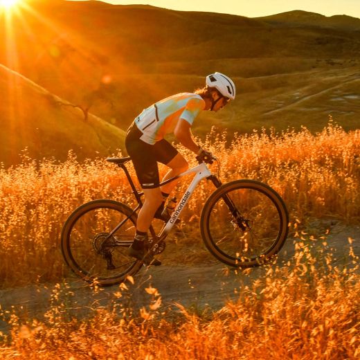 🚵‍♀️🔥 Camiseta Leatt MTB Endurance 3.0 – Blanco Heatmap 🤍🌡️